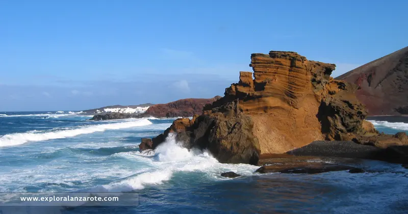 La Laguna Verde o charco de los Clicos en Lanzarote
