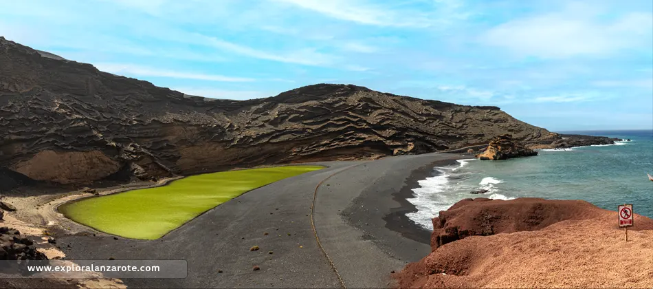 La Laguna Verde o charco de los Clicos en Lanzarote