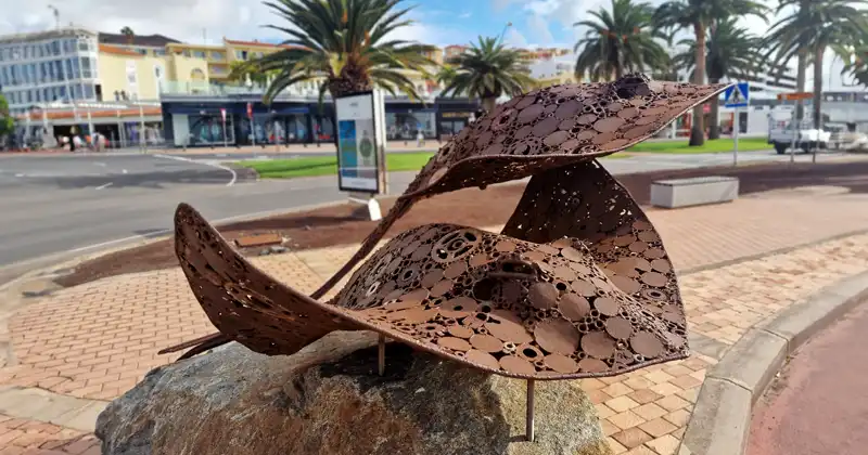 Explorando la escultura Stingray Dance