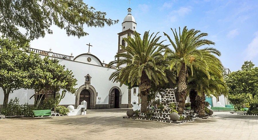 Ruta privada por Arrecife con guía